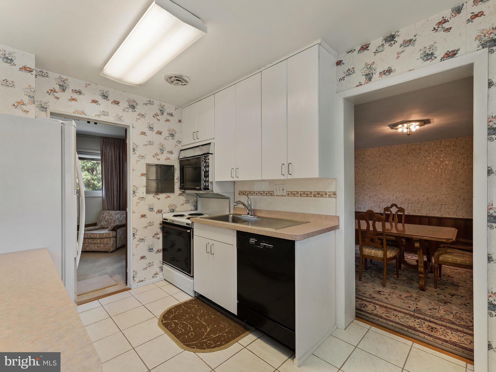 NEWPORT HILLS - Residential