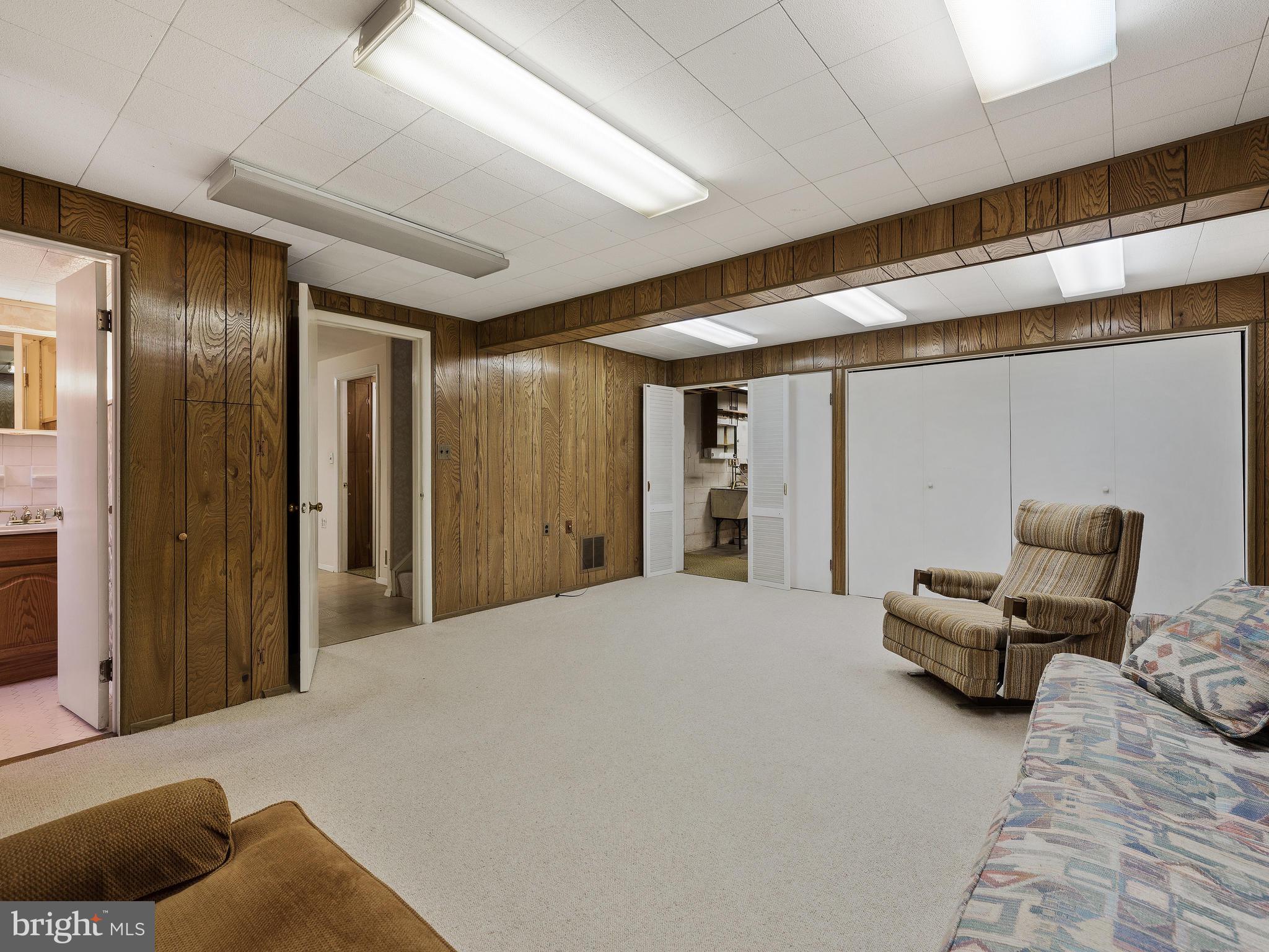 NEWPORT HILLS - Residential