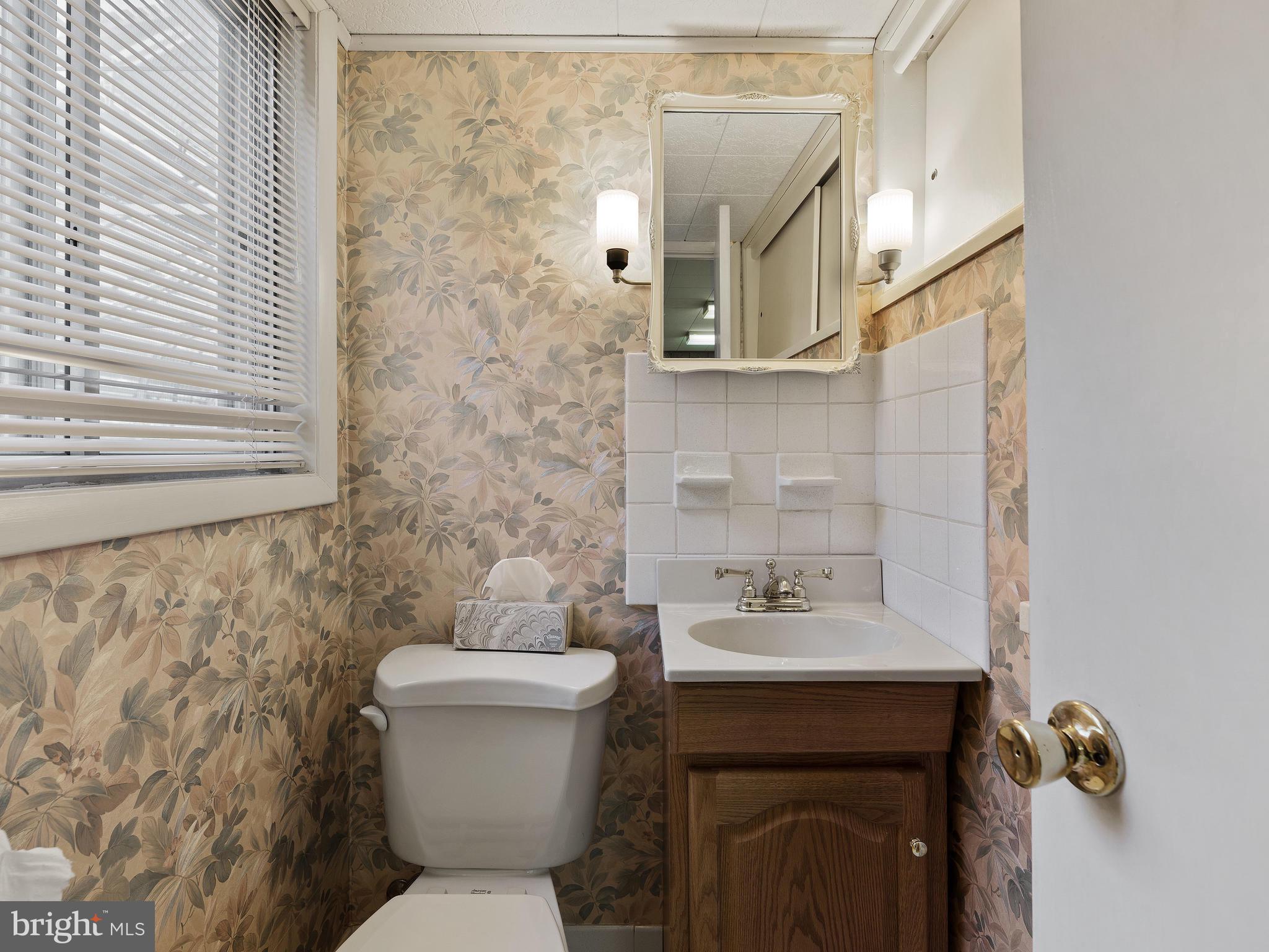 NEWPORT HILLS - Residential