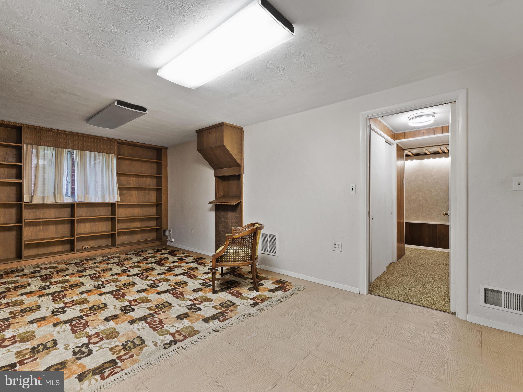 NEWPORT HILLS - Residential