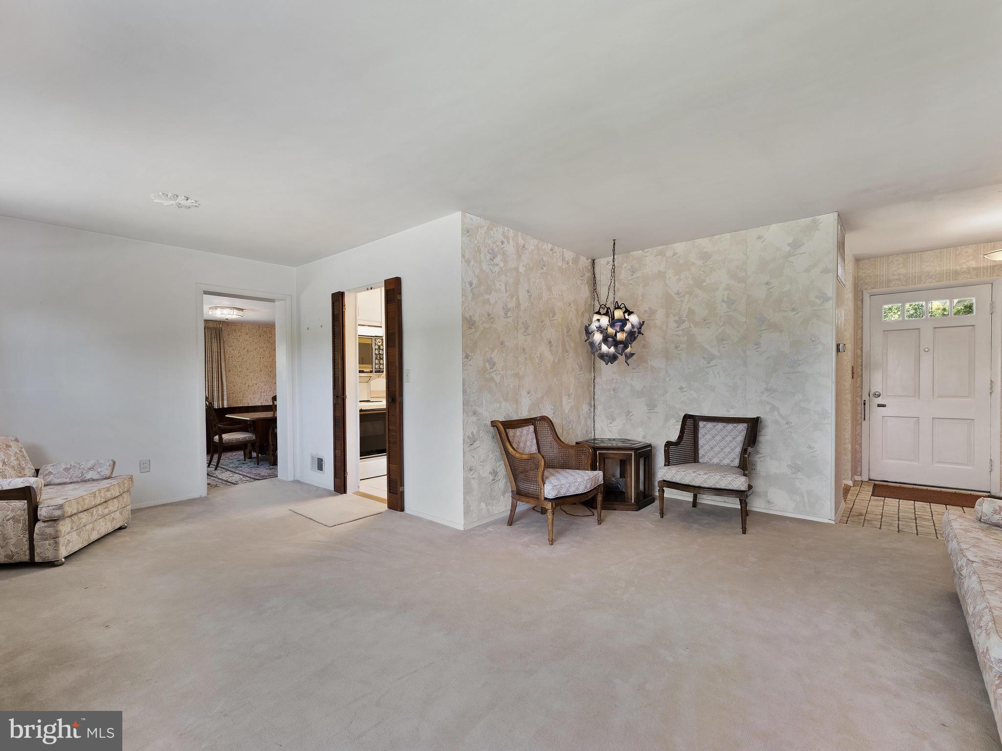 NEWPORT HILLS - Residential