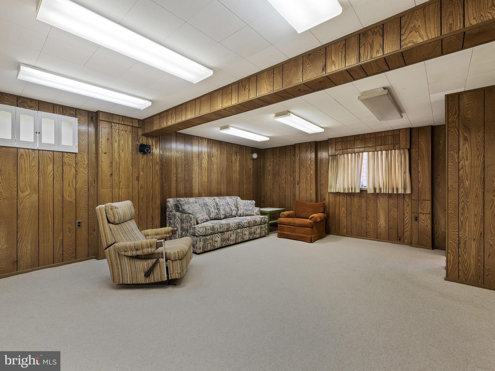 NEWPORT HILLS - Residential