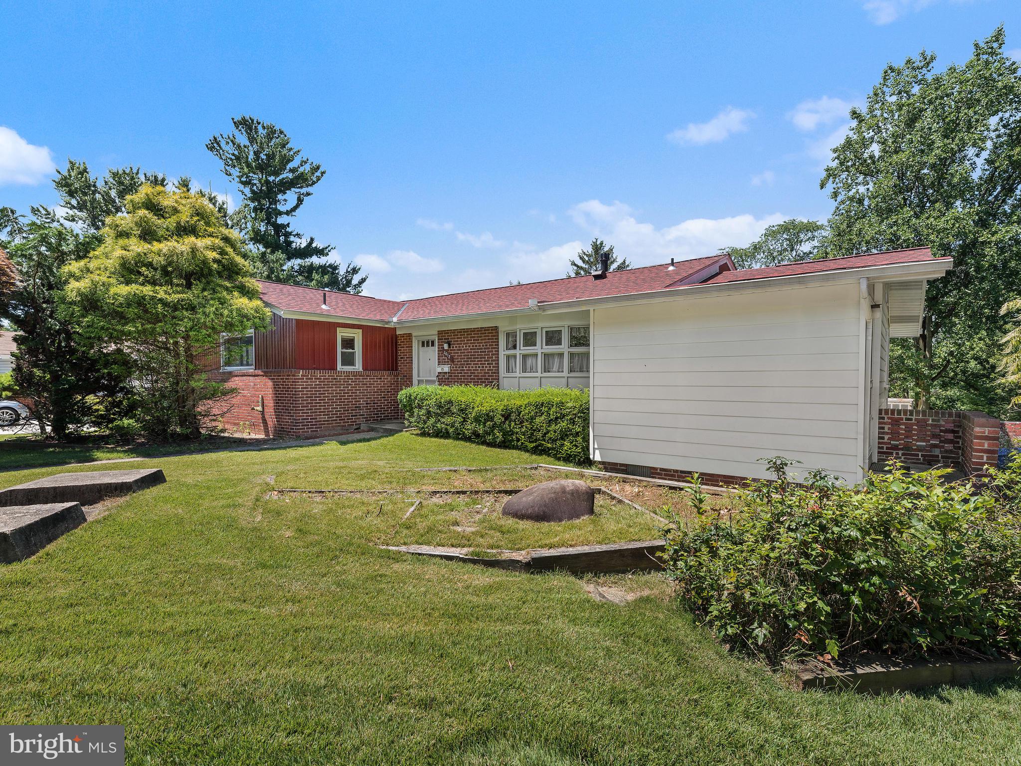 NEWPORT HILLS - Residential