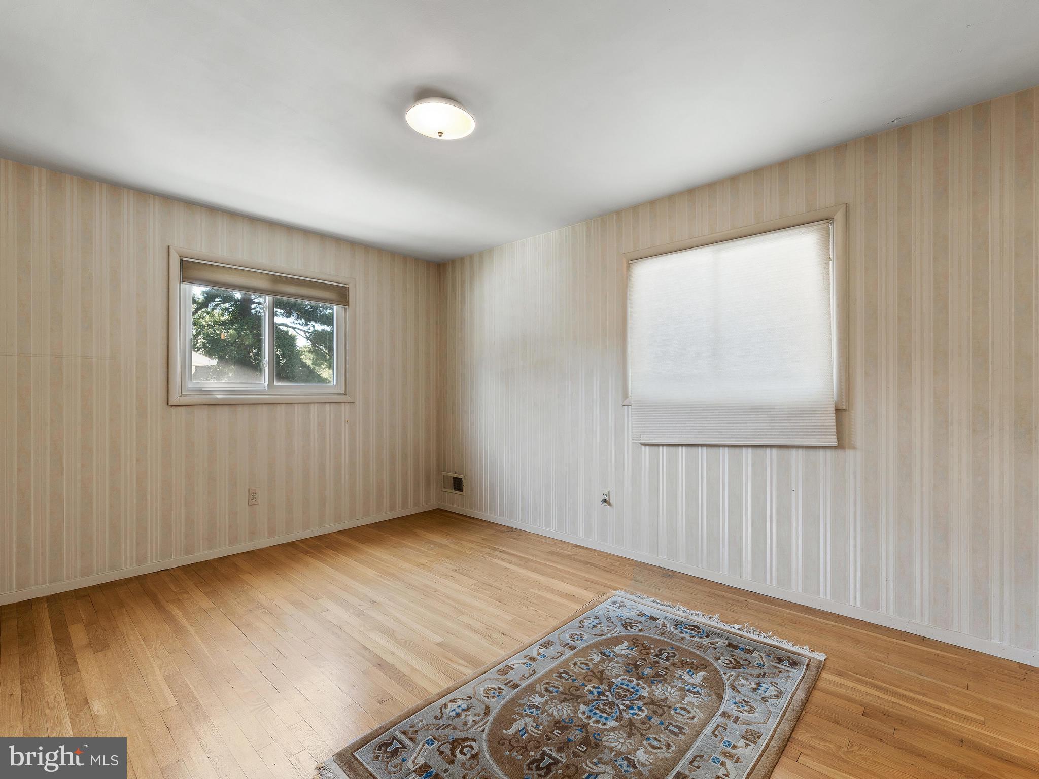 NEWPORT HILLS - Residential