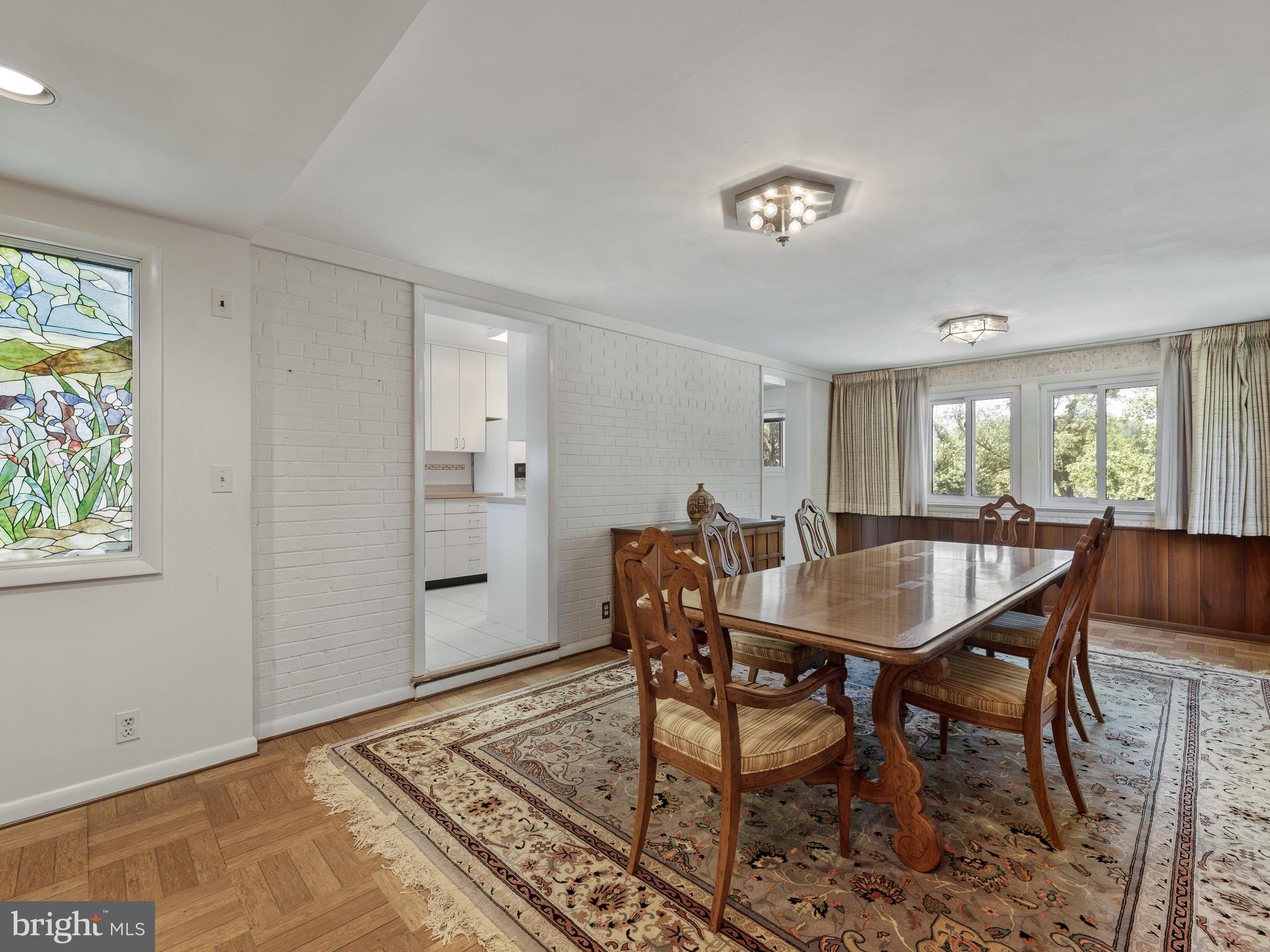 NEWPORT HILLS - Residential