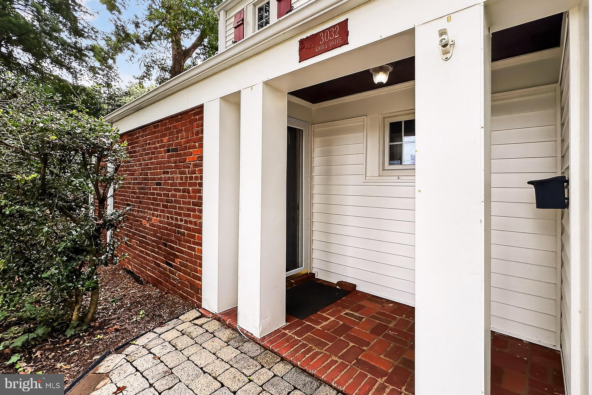 3032 KNOLL DRIVE