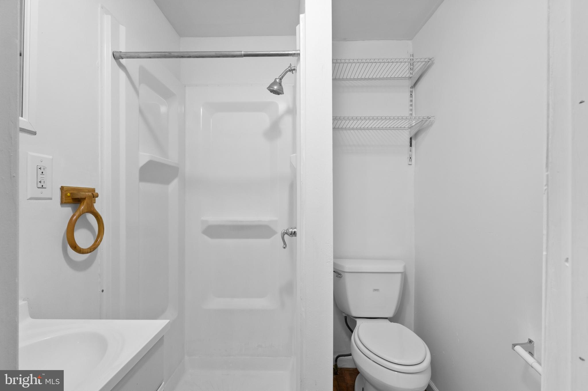 TEMPLE UNIVERSITY - Residential Lease