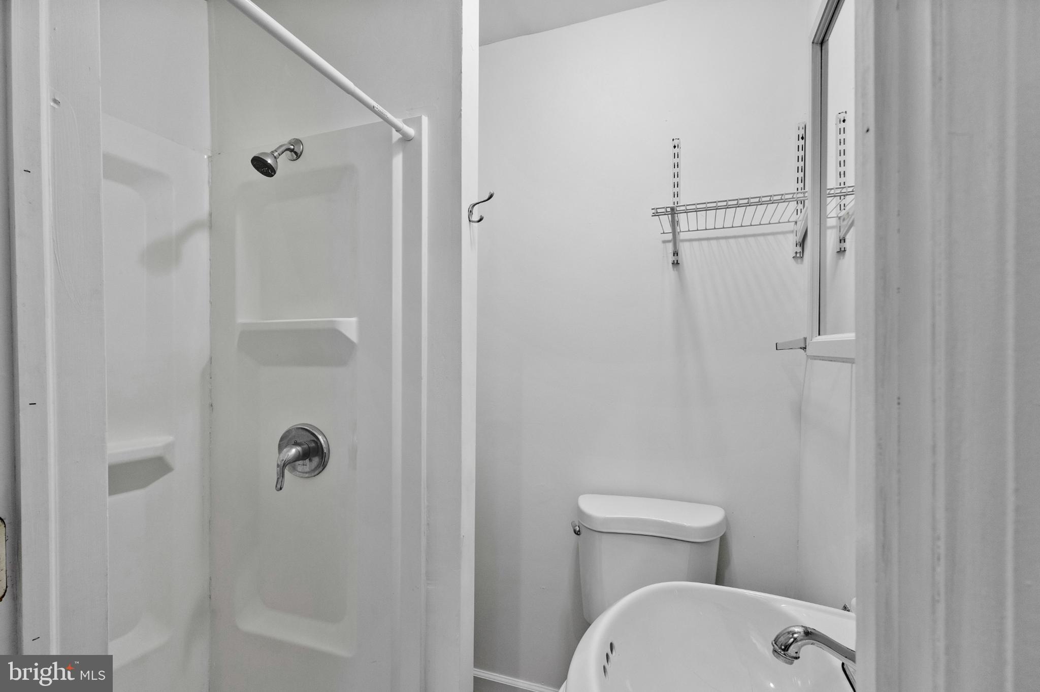 TEMPLE UNIVERSITY - Residential Lease