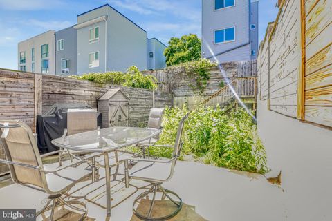 Townhouse For Sale - 1952 N 6th Street #1<br/> PHILADELPHIA, PA 19122