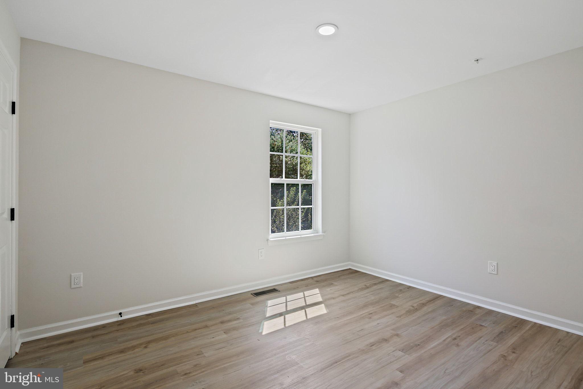 RIVERSIDE OVERLOOK - Residential