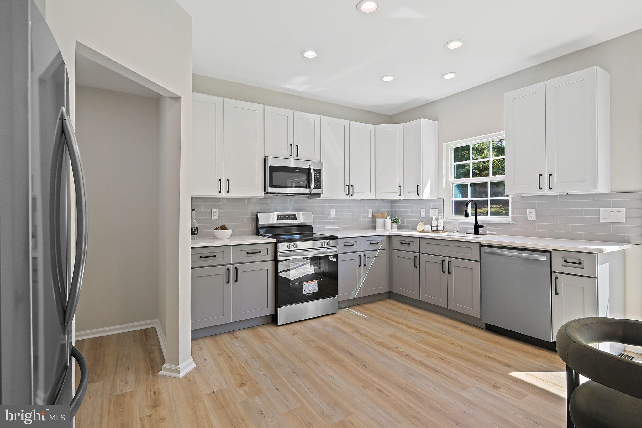 RIVERSIDE OVERLOOK - Residential