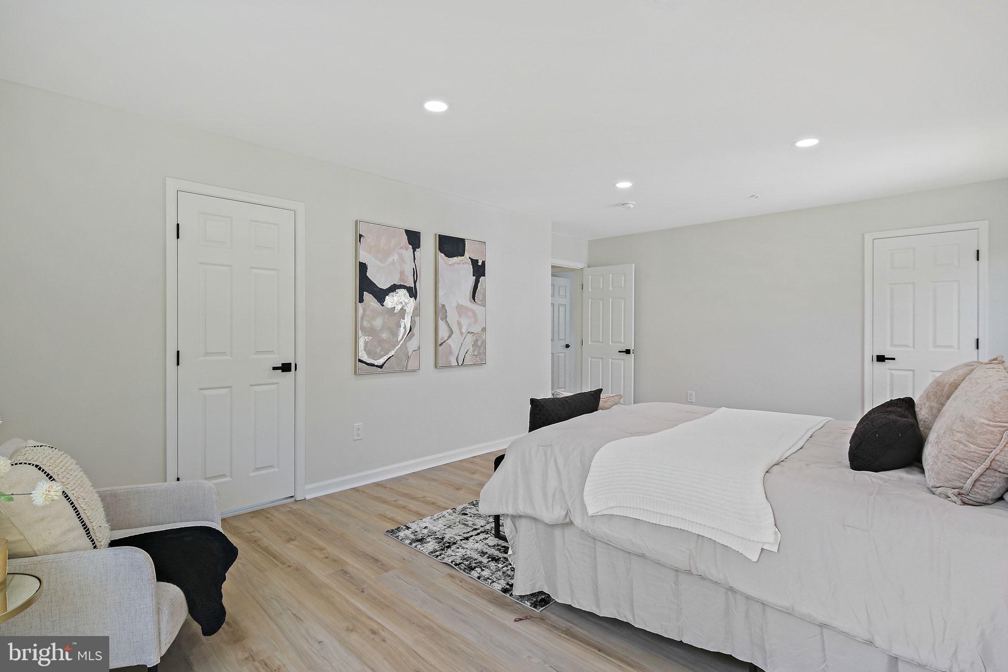 RIVERSIDE OVERLOOK - Residential