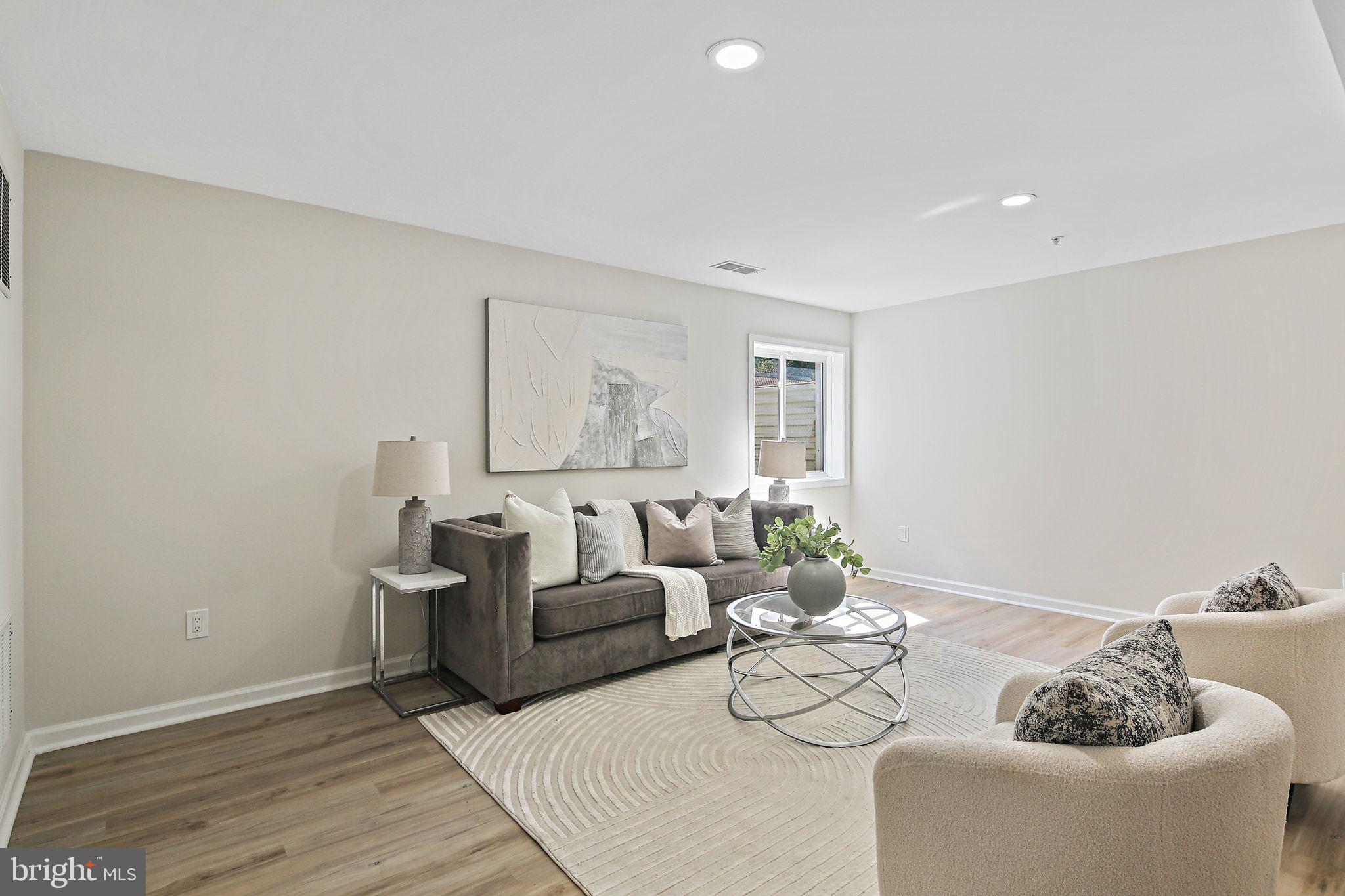 RIVERSIDE OVERLOOK - Residential