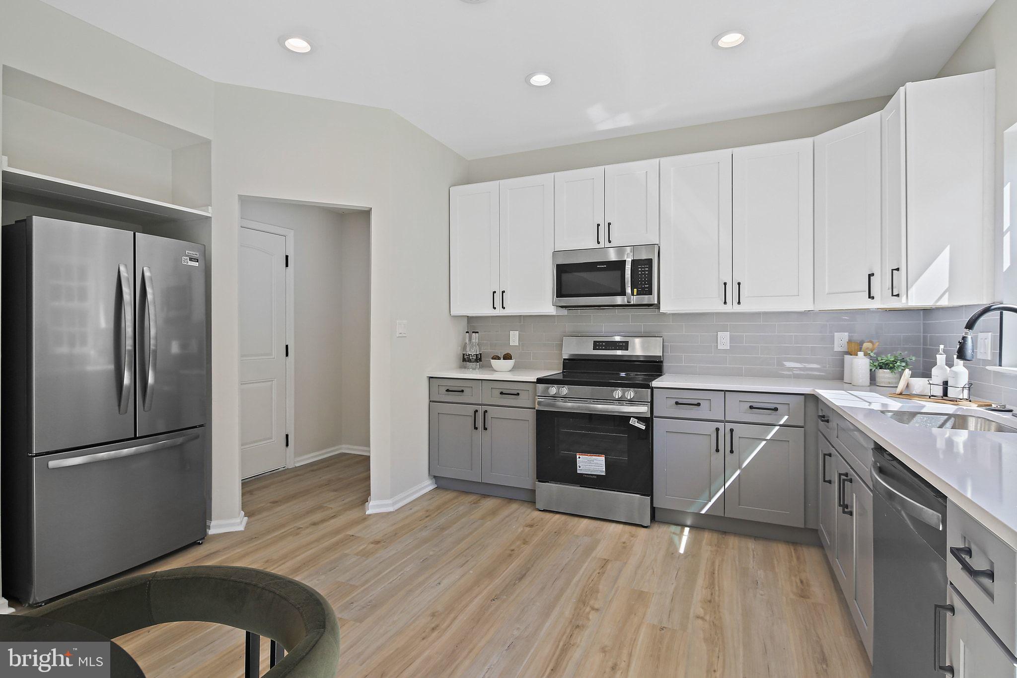 RIVERSIDE OVERLOOK - Residential