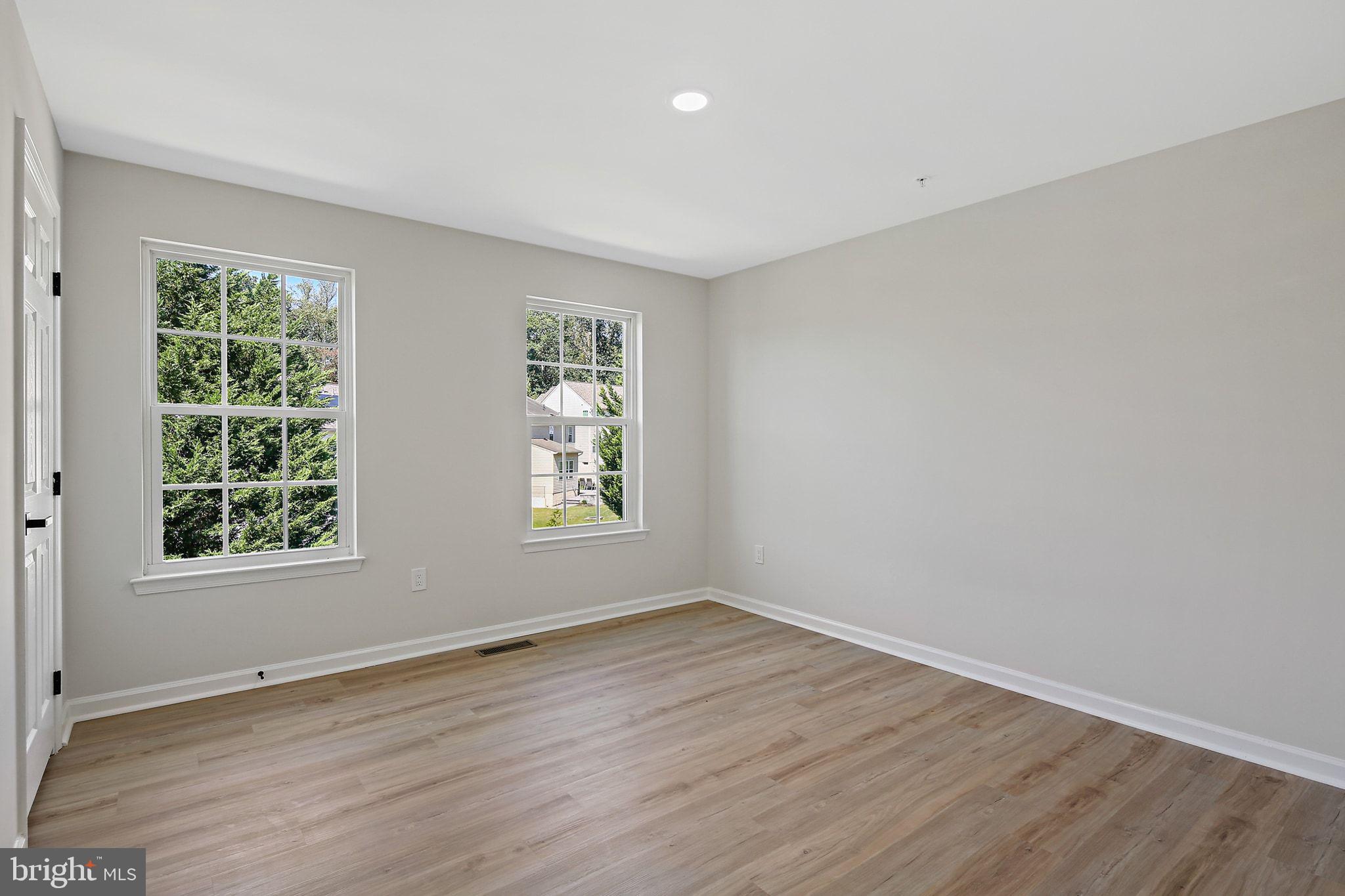 RIVERSIDE OVERLOOK - Residential