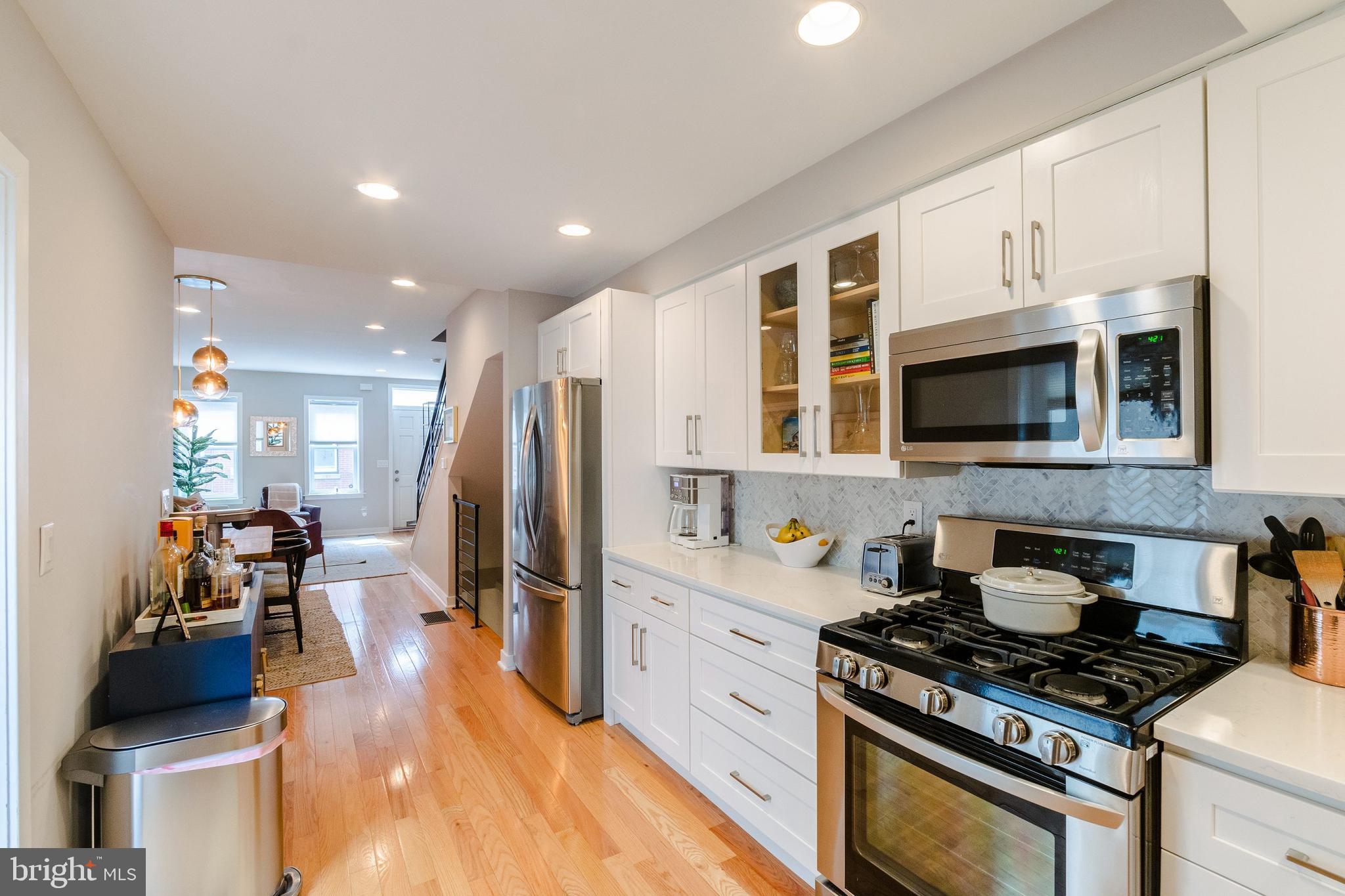 ART MUSEUM AREA - Residential Lease