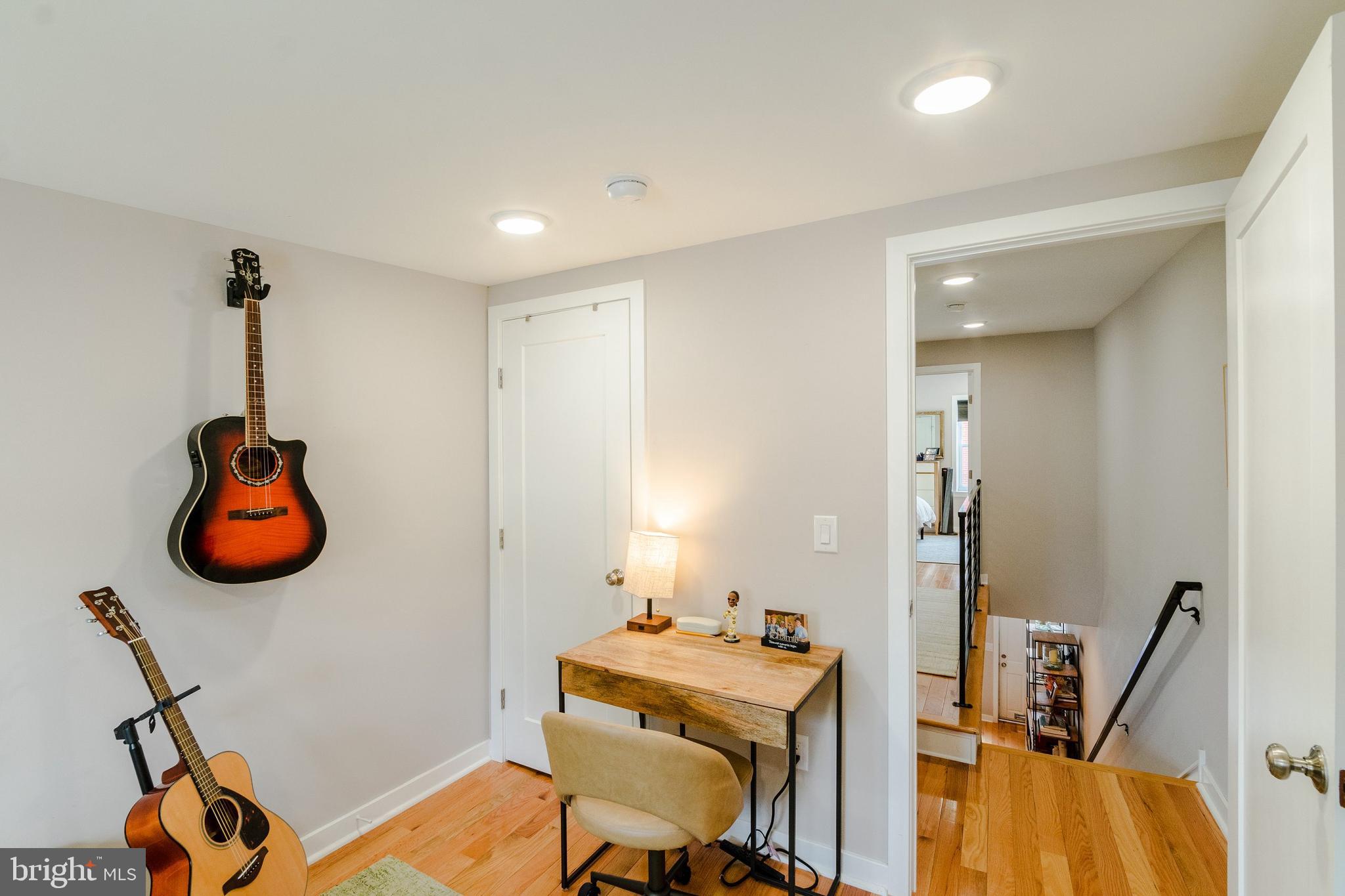 ART MUSEUM AREA - Residential Lease