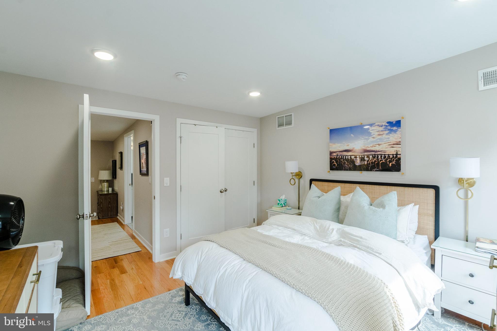 ART MUSEUM AREA - Residential Lease