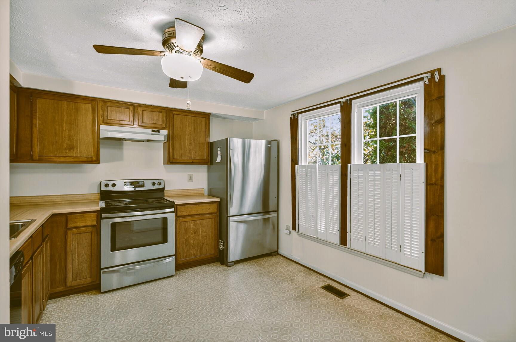 6064 ROCK GLEN DRIVE