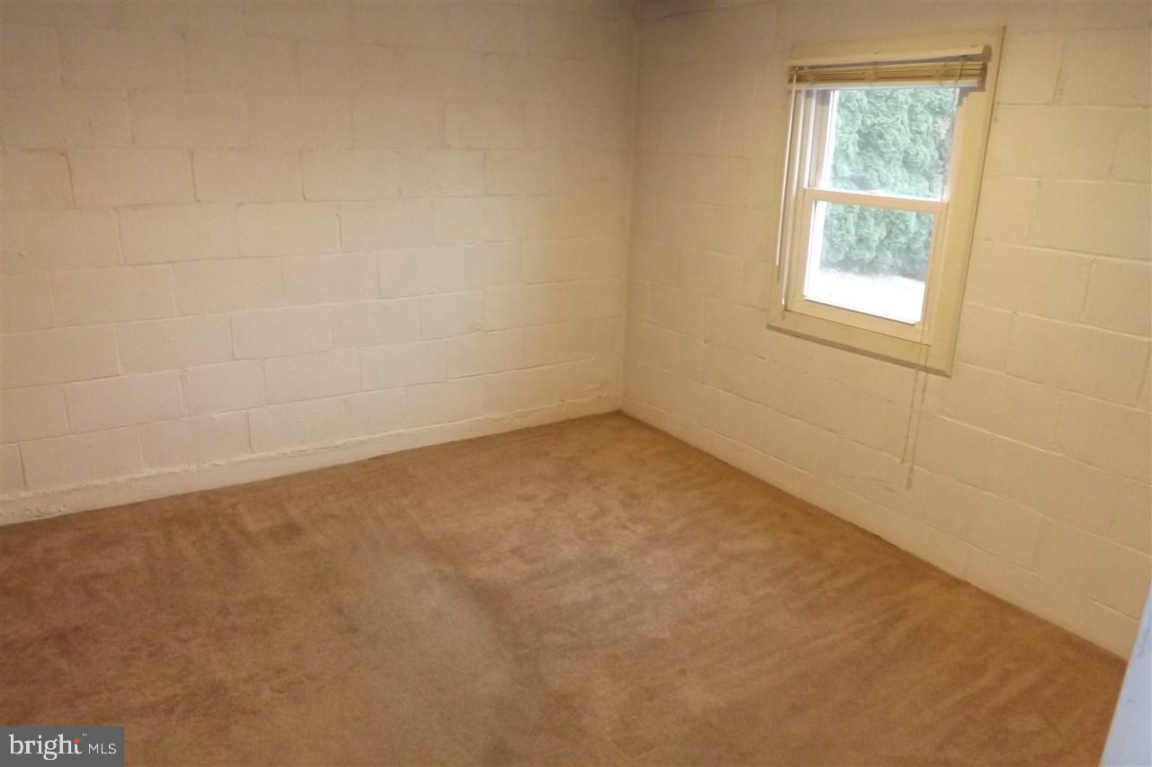 Red Lion room for rent. Clean. Free utilities, cable tv, and internet. Off street parking. Professional maintenance person available 24/7. E-pay is available to make rent payments convenient. No smoking and no pets. 1 person per room. 3 month minimum lease required. $95/week.