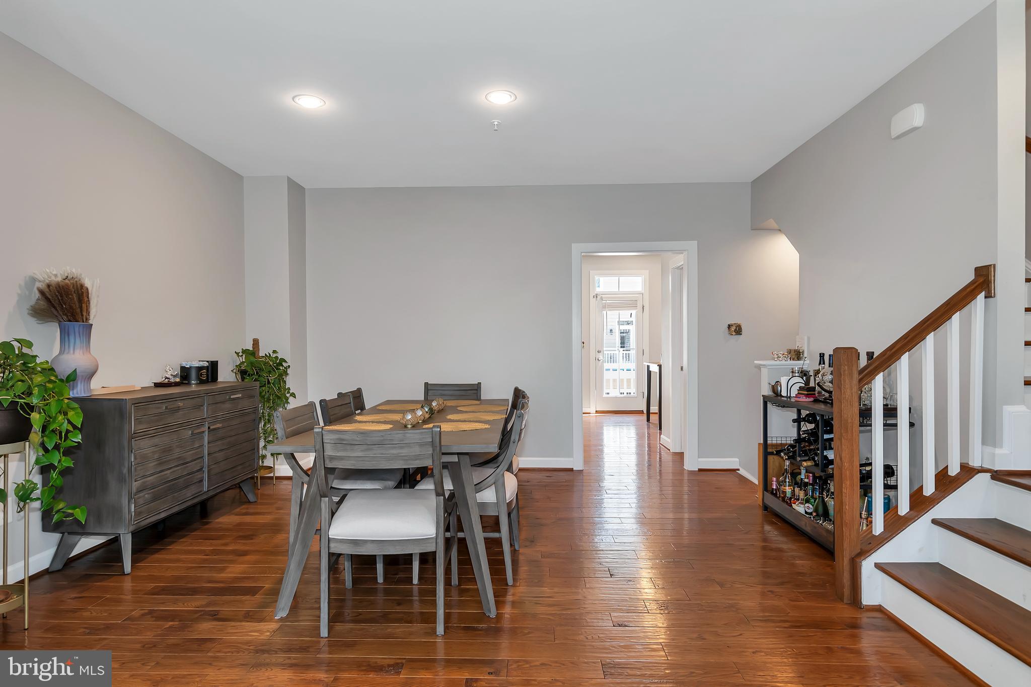 RIDGEWOOD - Residential Lease