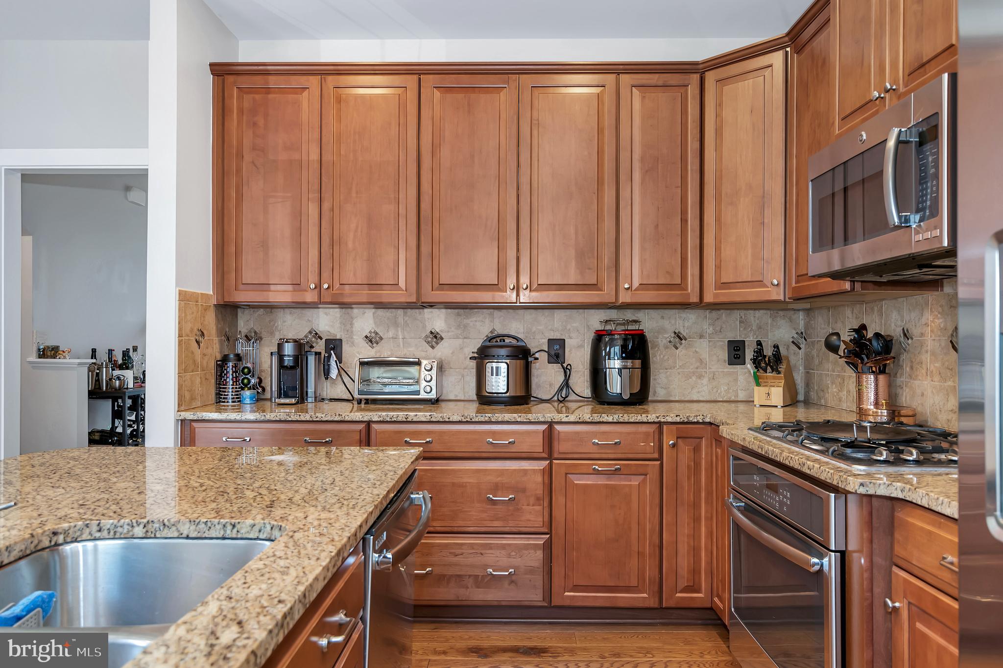 RIDGEWOOD - Residential Lease