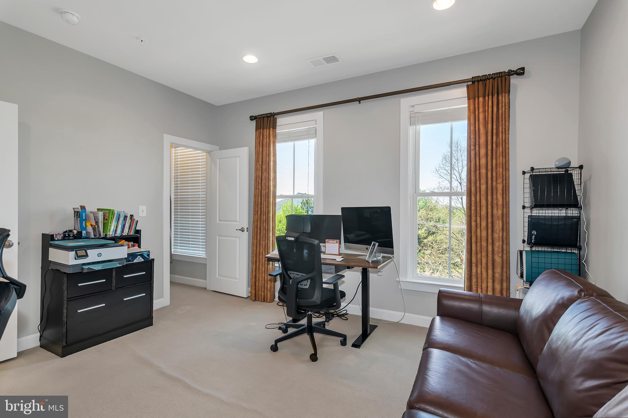 RIDGEWOOD - Residential Lease