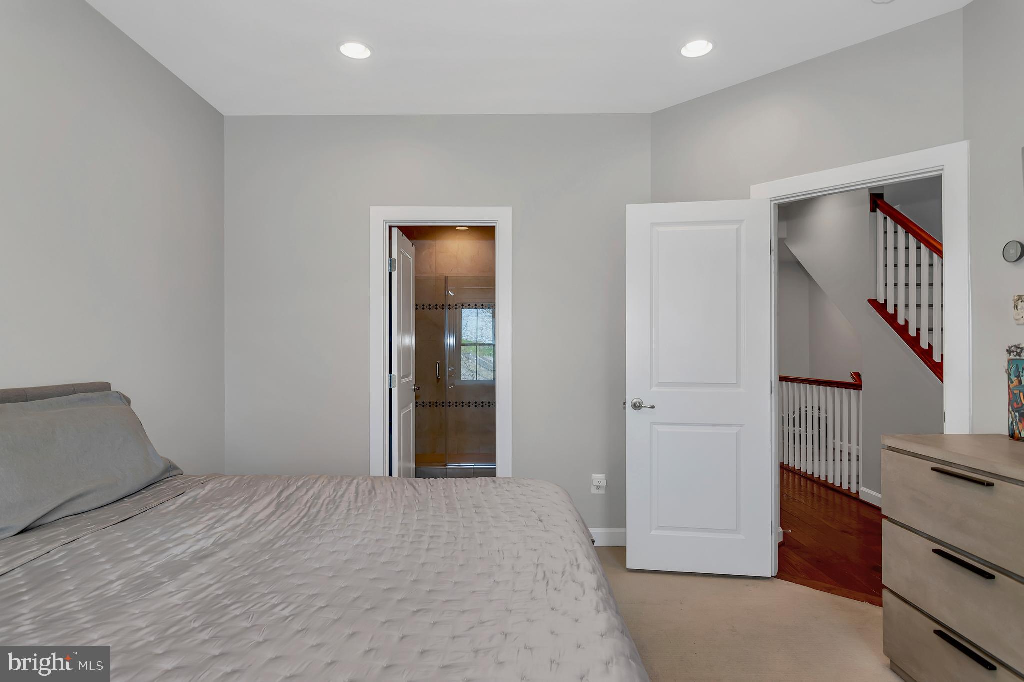 RIDGEWOOD - Residential Lease