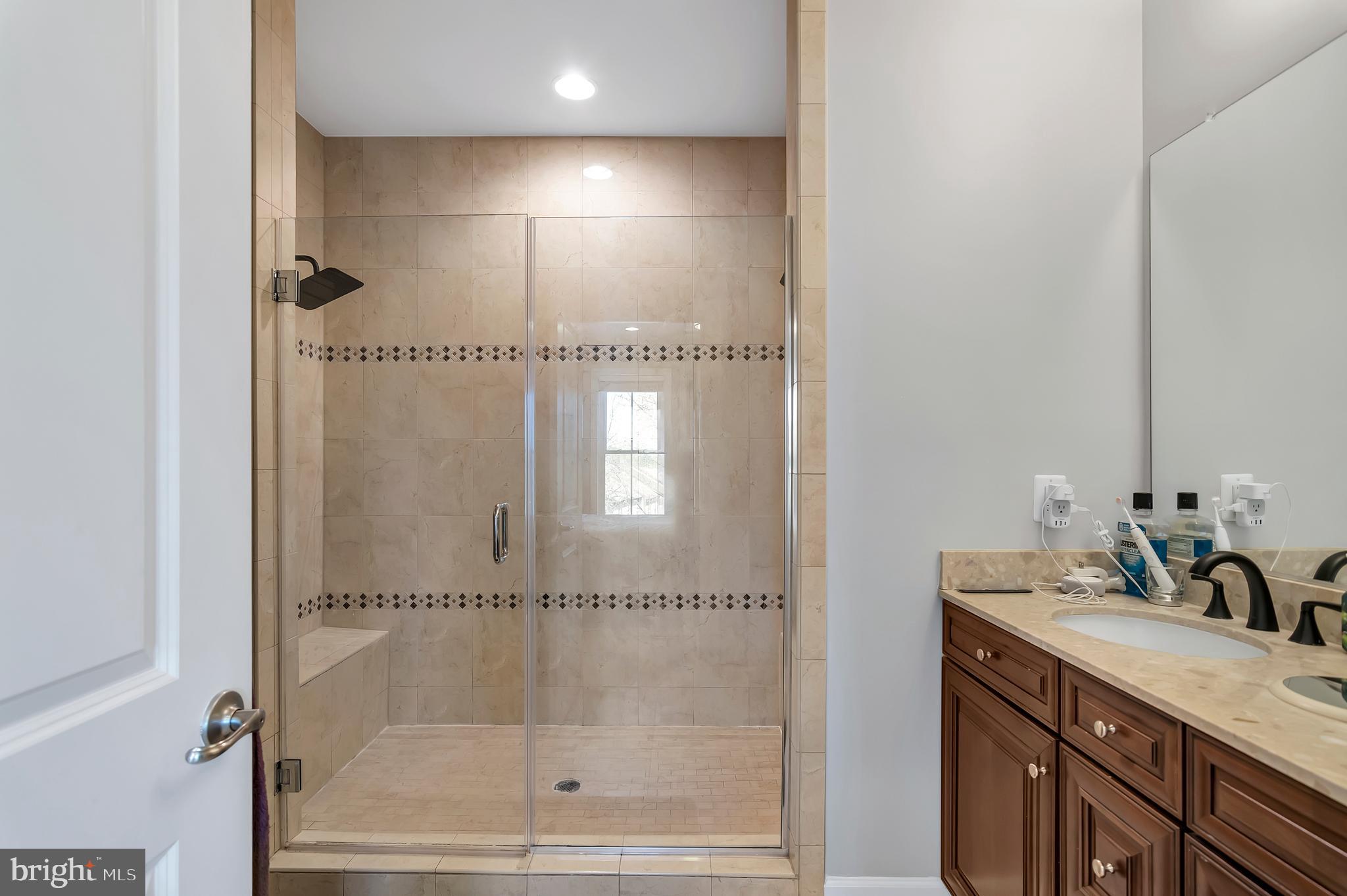 RIDGEWOOD - Residential Lease