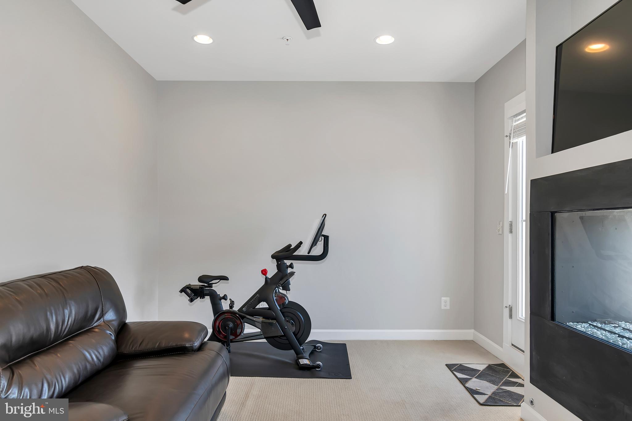 RIDGEWOOD - Residential Lease