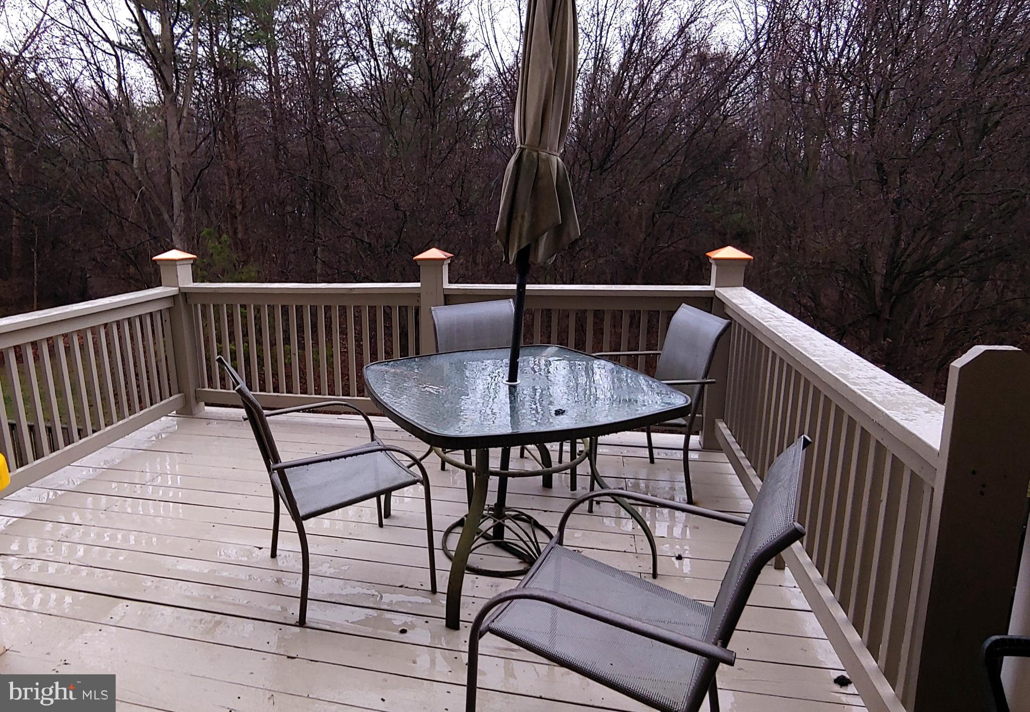 THE KNOLLS/CROFTON VILLAGE - Residential Lease