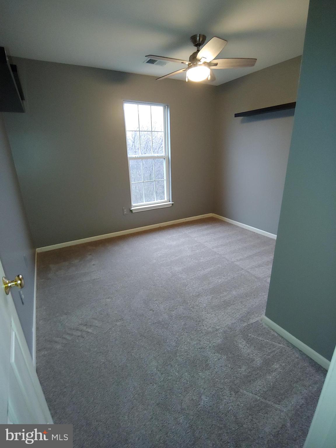 THE KNOLLS/CROFTON VILLAGE - Residential Lease