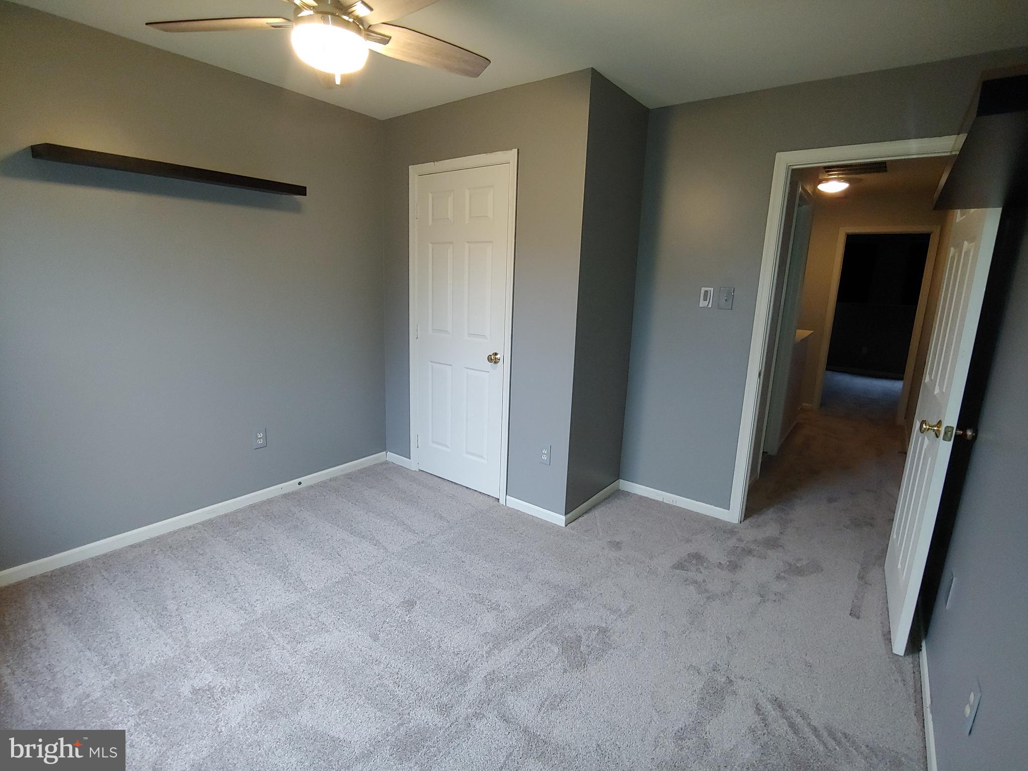 THE KNOLLS/CROFTON VILLAGE - Residential Lease