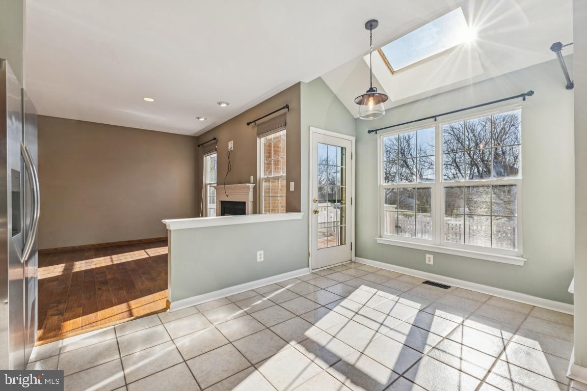 BELMONT COUNTRY CLUB - Residential Lease