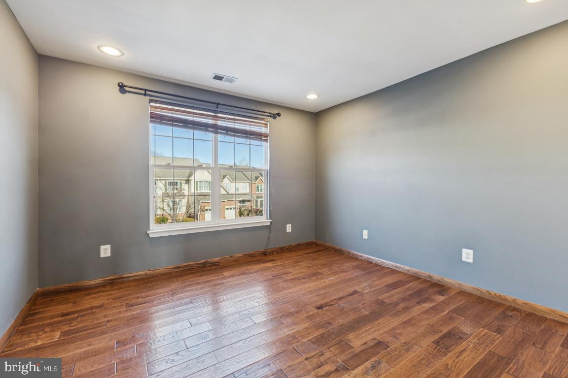 BELMONT COUNTRY CLUB - Residential Lease