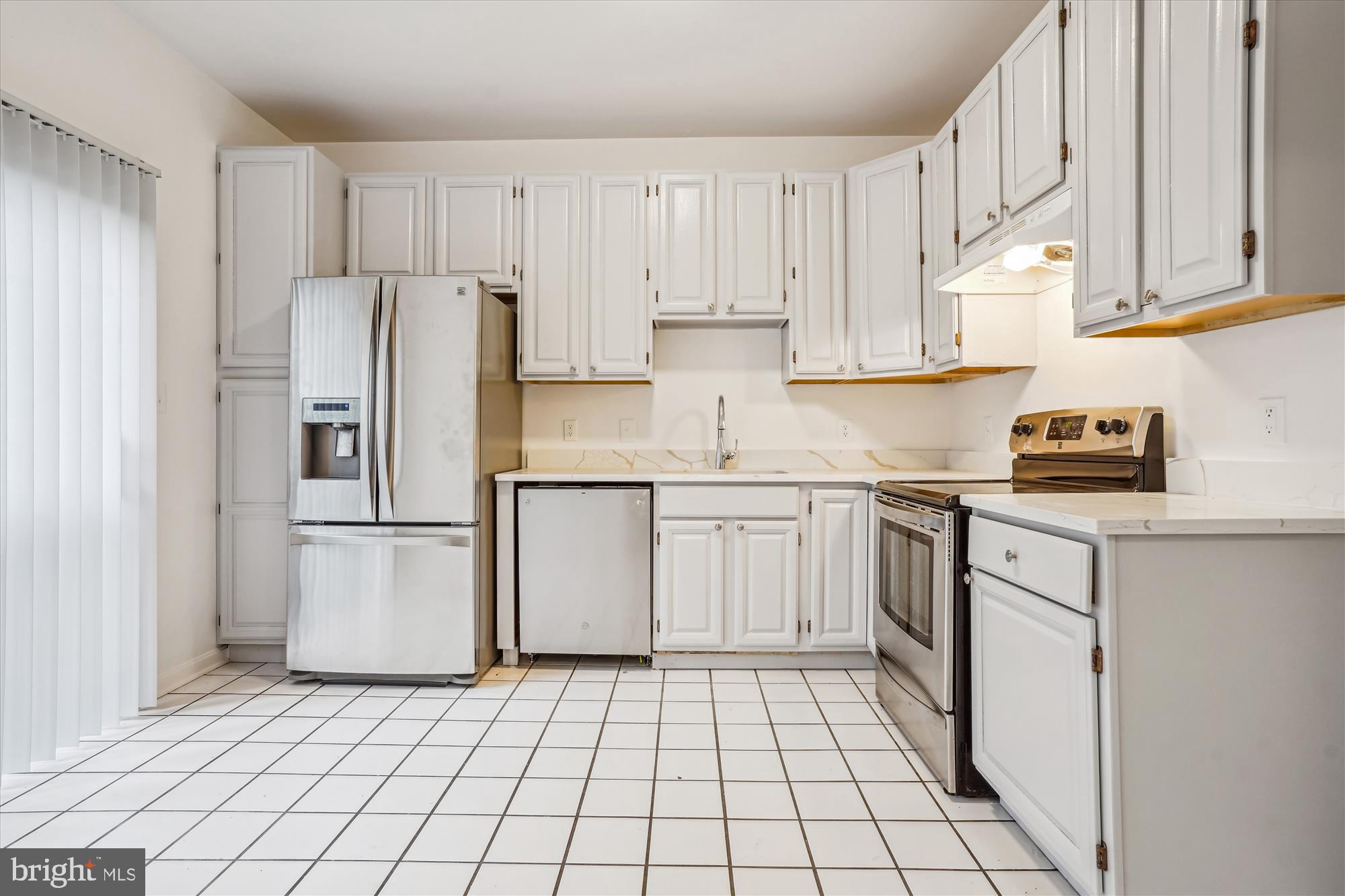 WAYSIDE VILLAGE - Residential Lease