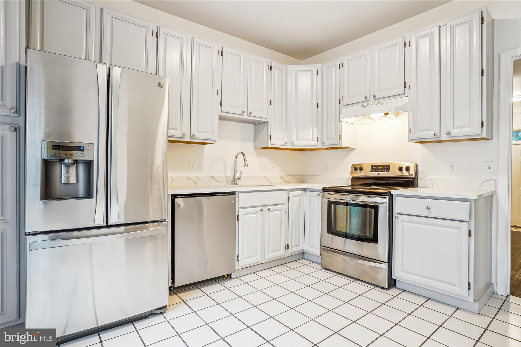 WAYSIDE VILLAGE - Residential Lease