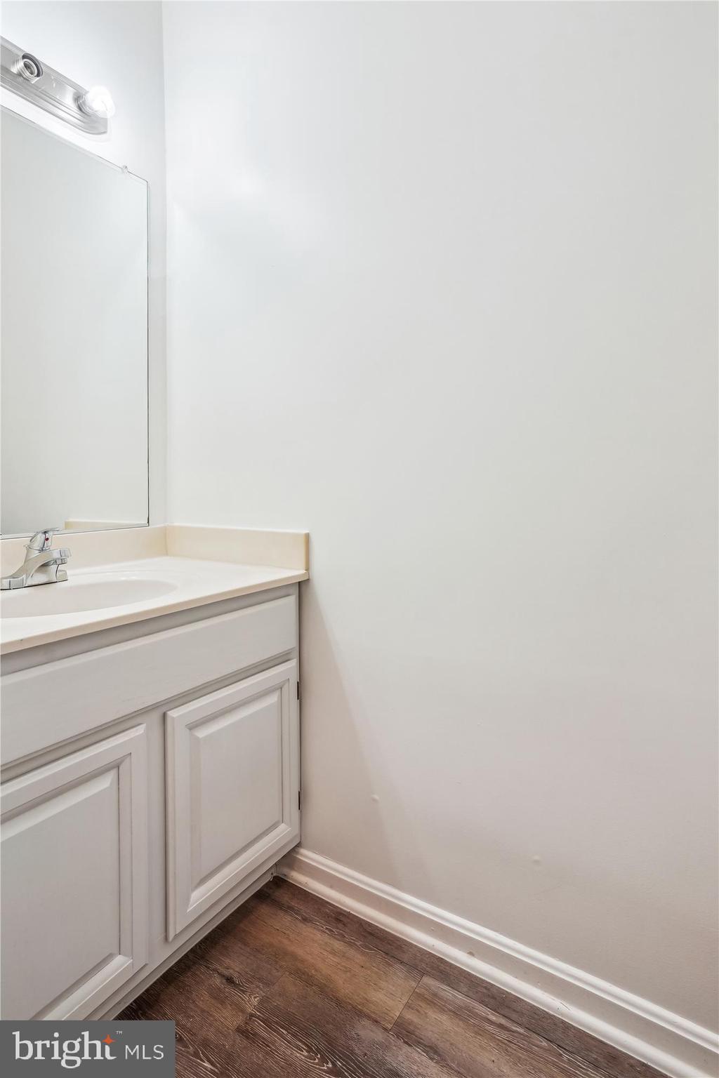 WAYSIDE VILLAGE - Residential Lease