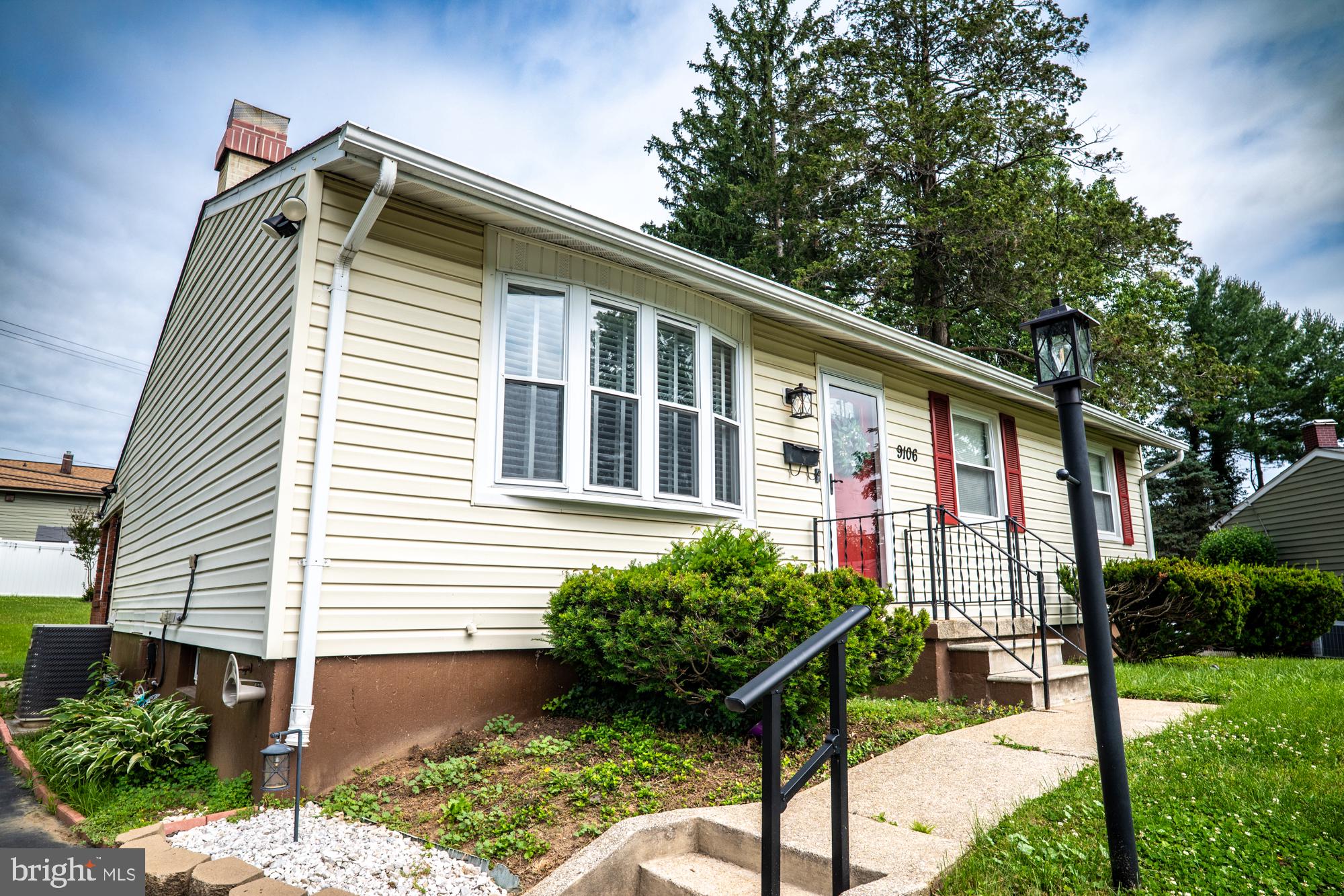 9106 VEGA COURT