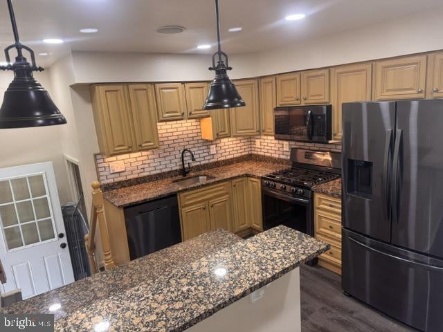 9106 VEGA COURT