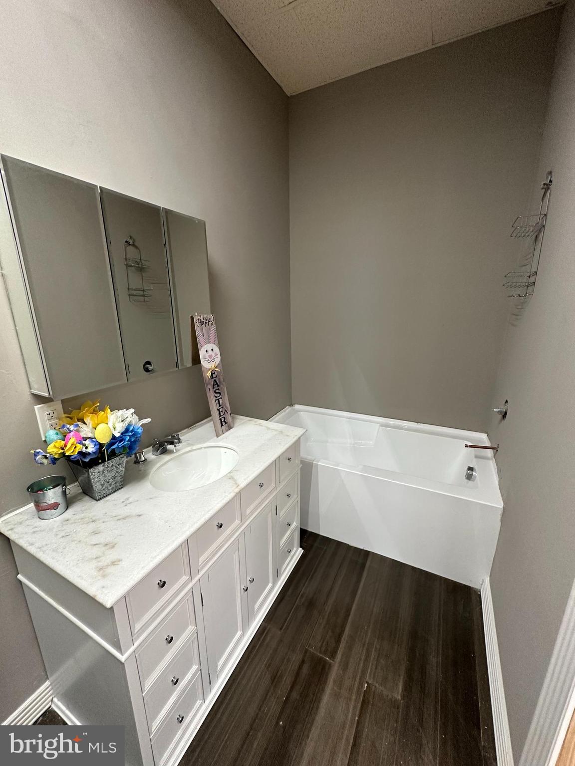 450 N CLAUDE A LORD BOULEVARD 8