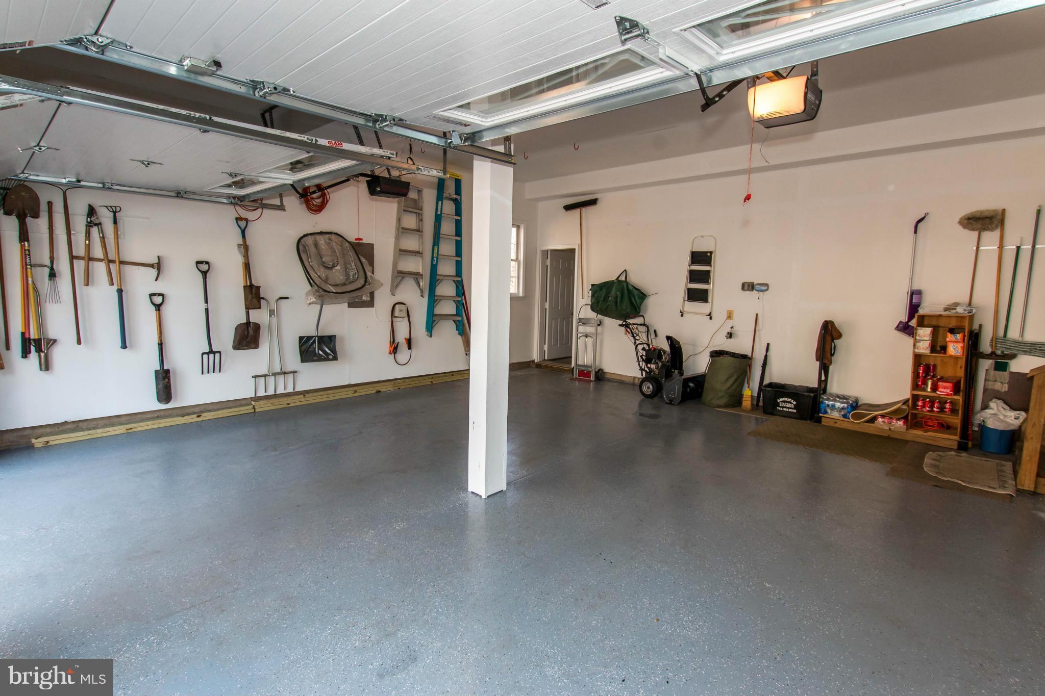 LITTLE ROCKY RUN - Farm