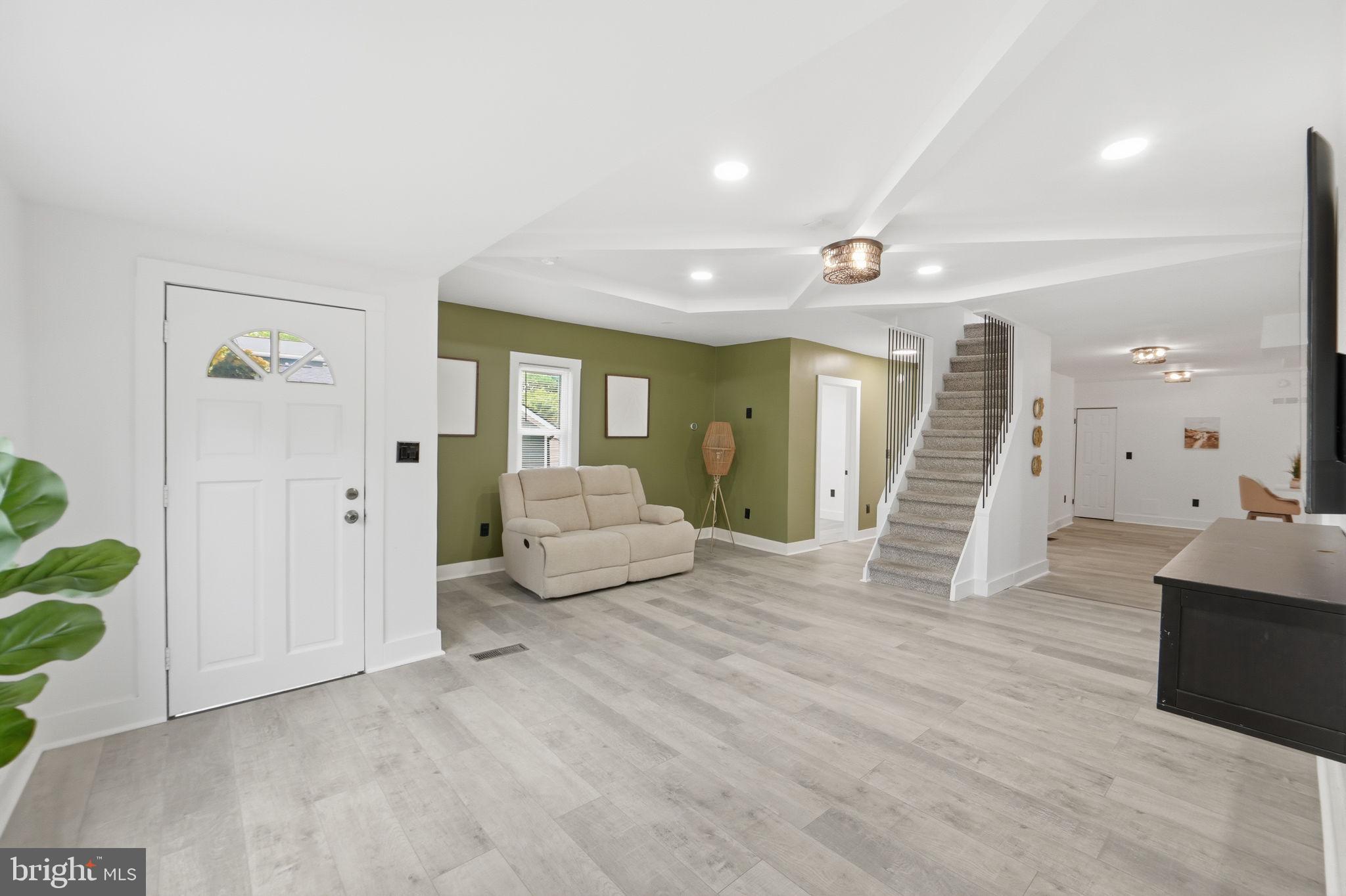 5906 BERWYN ROAD