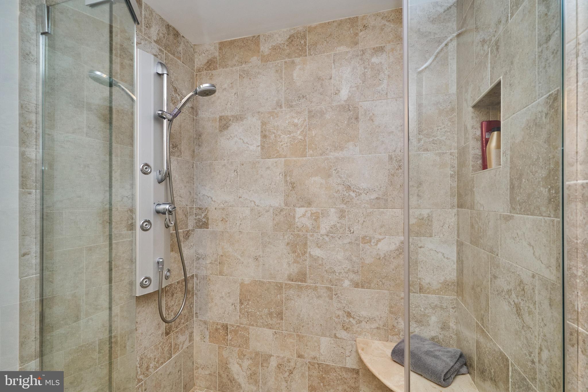 BELLA VISTA - Residential