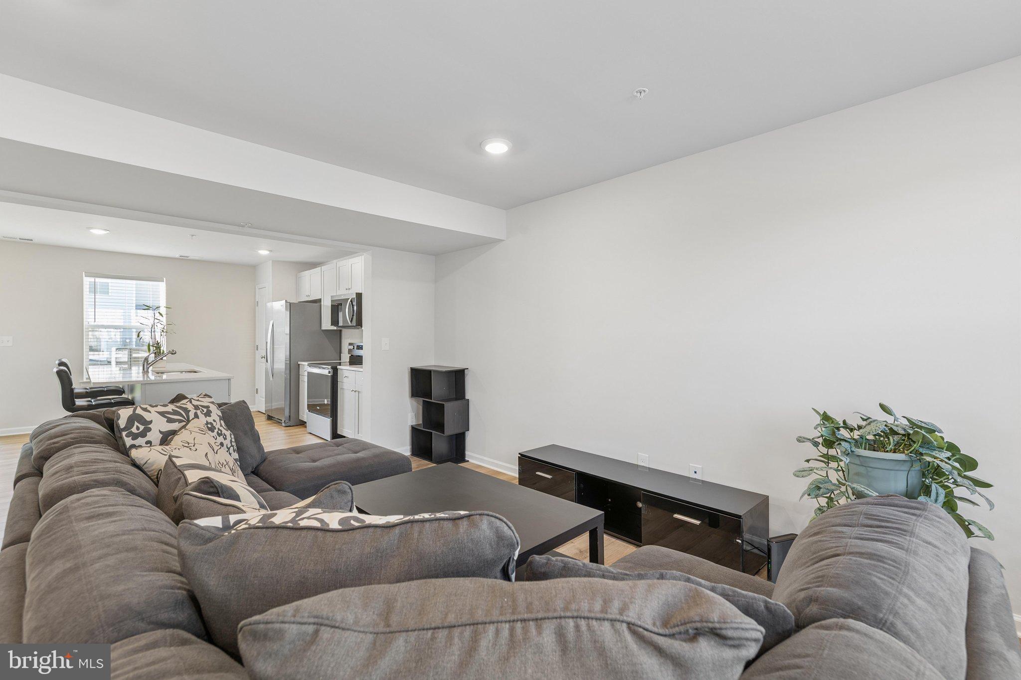 802 BLUE WING COURT