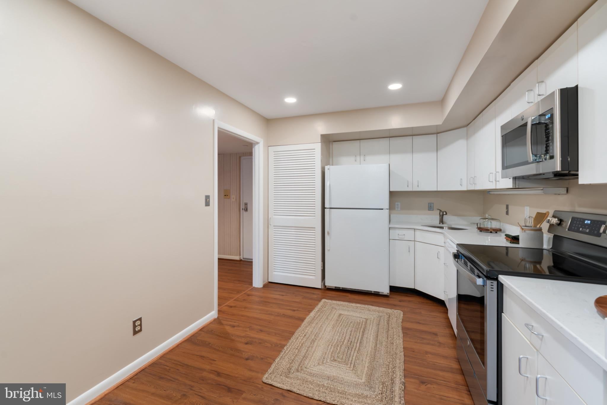 1 HIGH STEPPER COURT 405