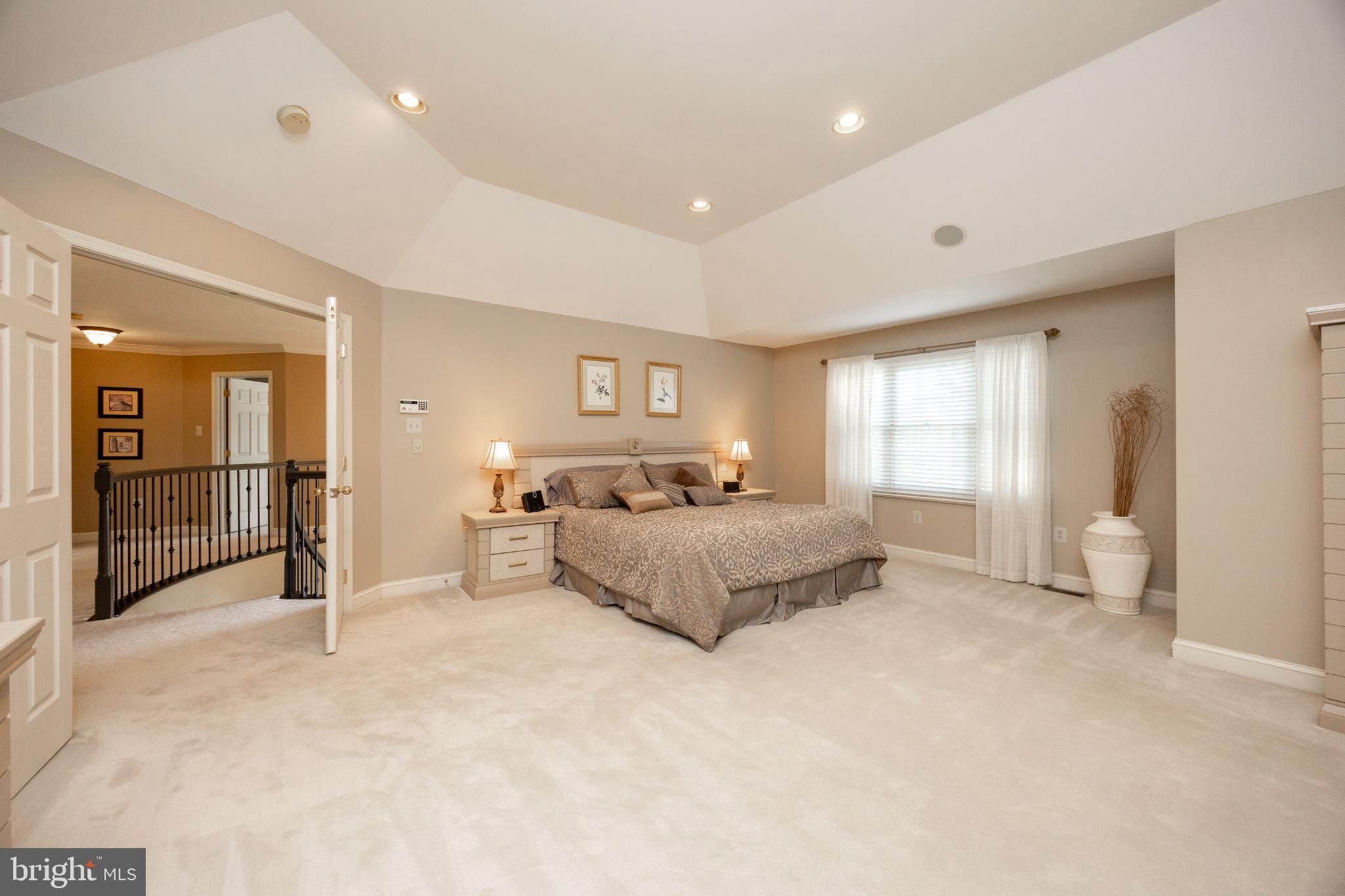 ESTATES AT FARAWAY FARMS - Residential