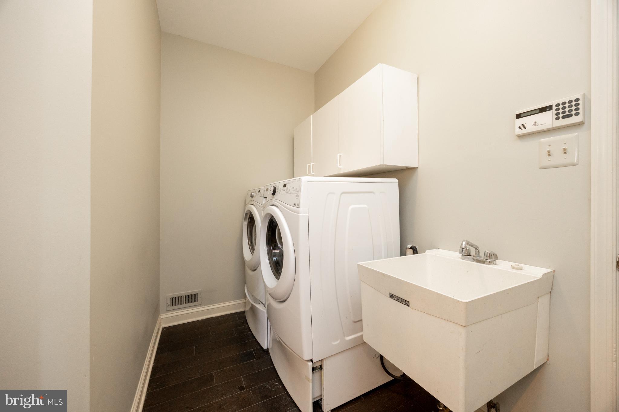 ESTATES AT FARAWAY FARMS - Residential