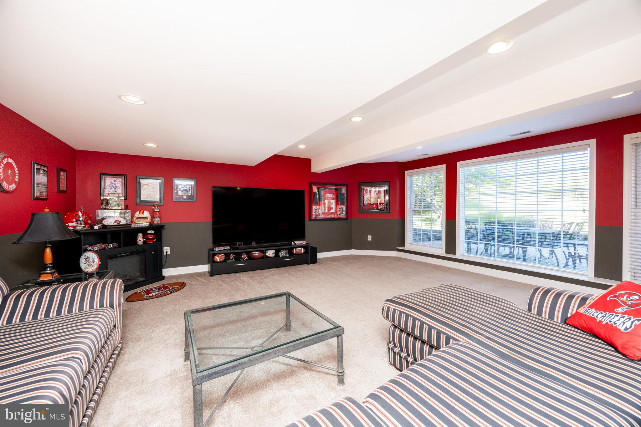 ESTATES AT FARAWAY FARMS - Residential