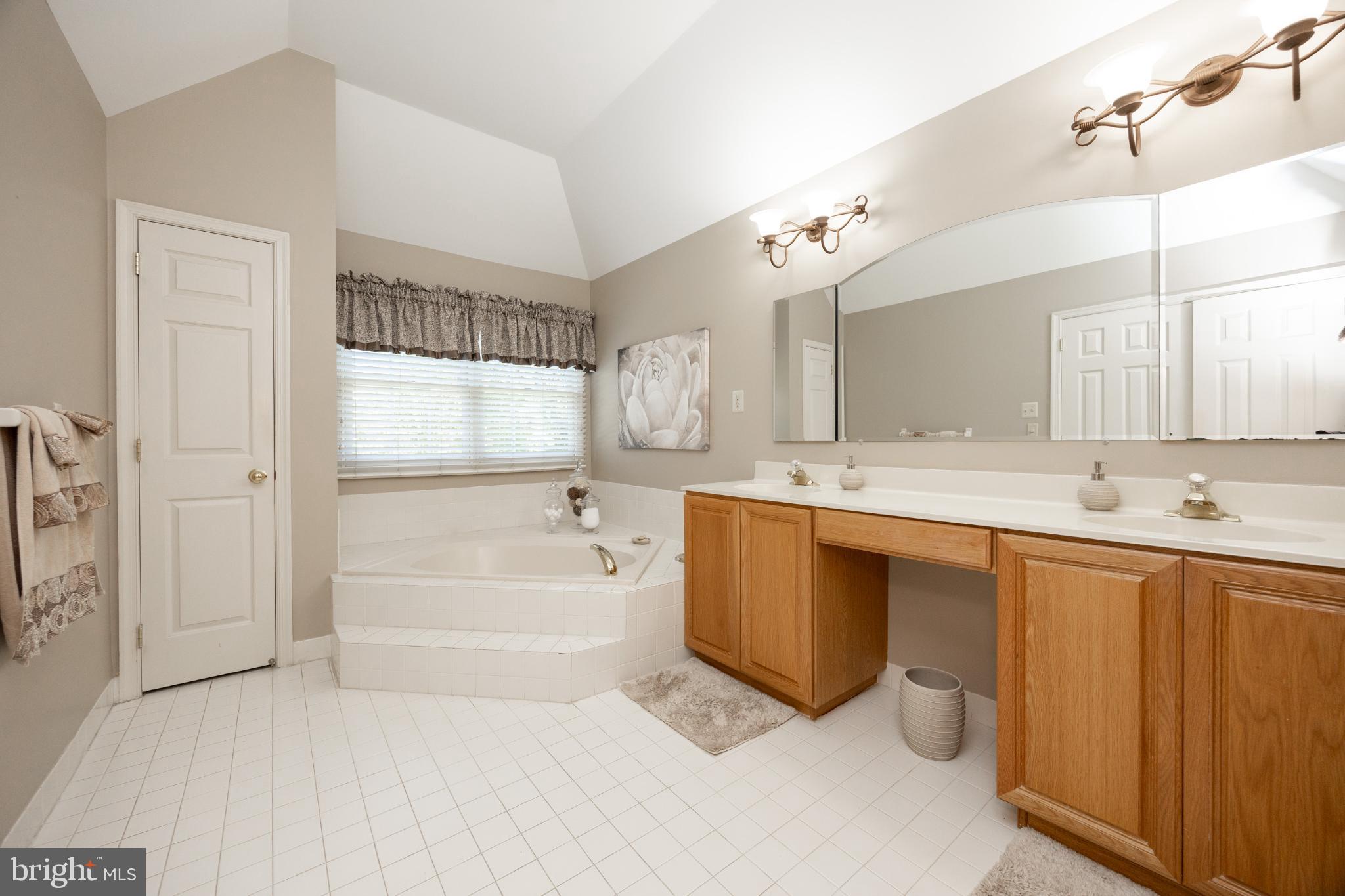 ESTATES AT FARAWAY FARMS - Residential